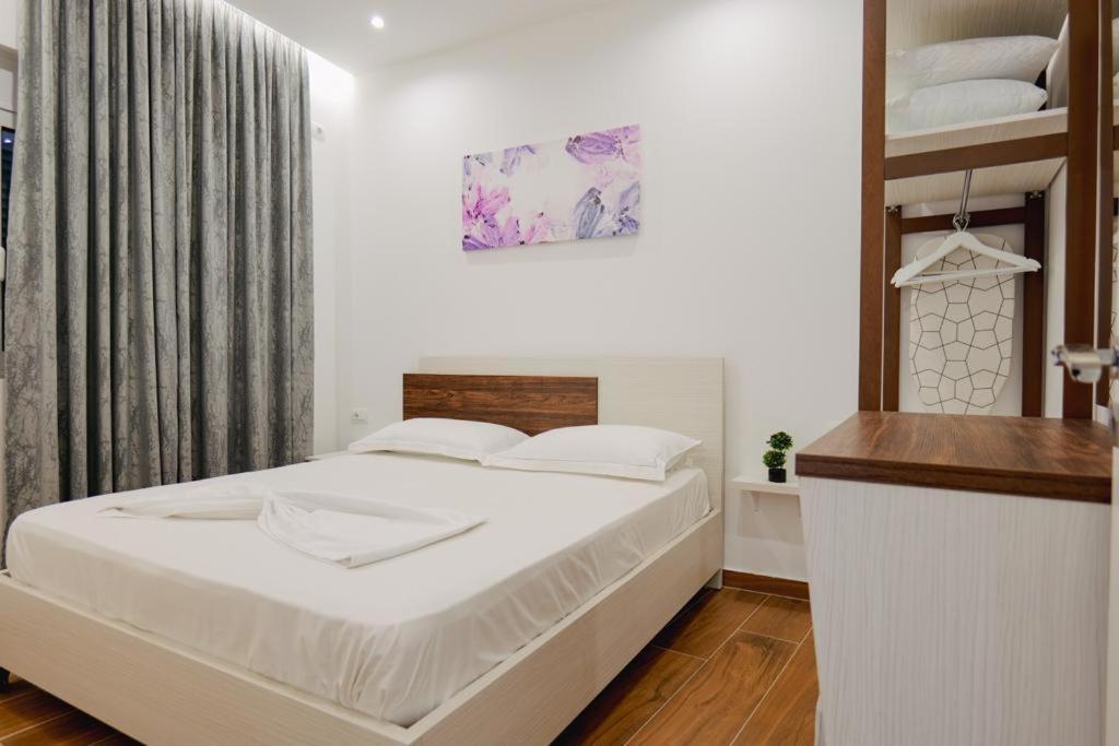 Eden Suites & Apartments ساراندا المظهر الخارجي الصورة